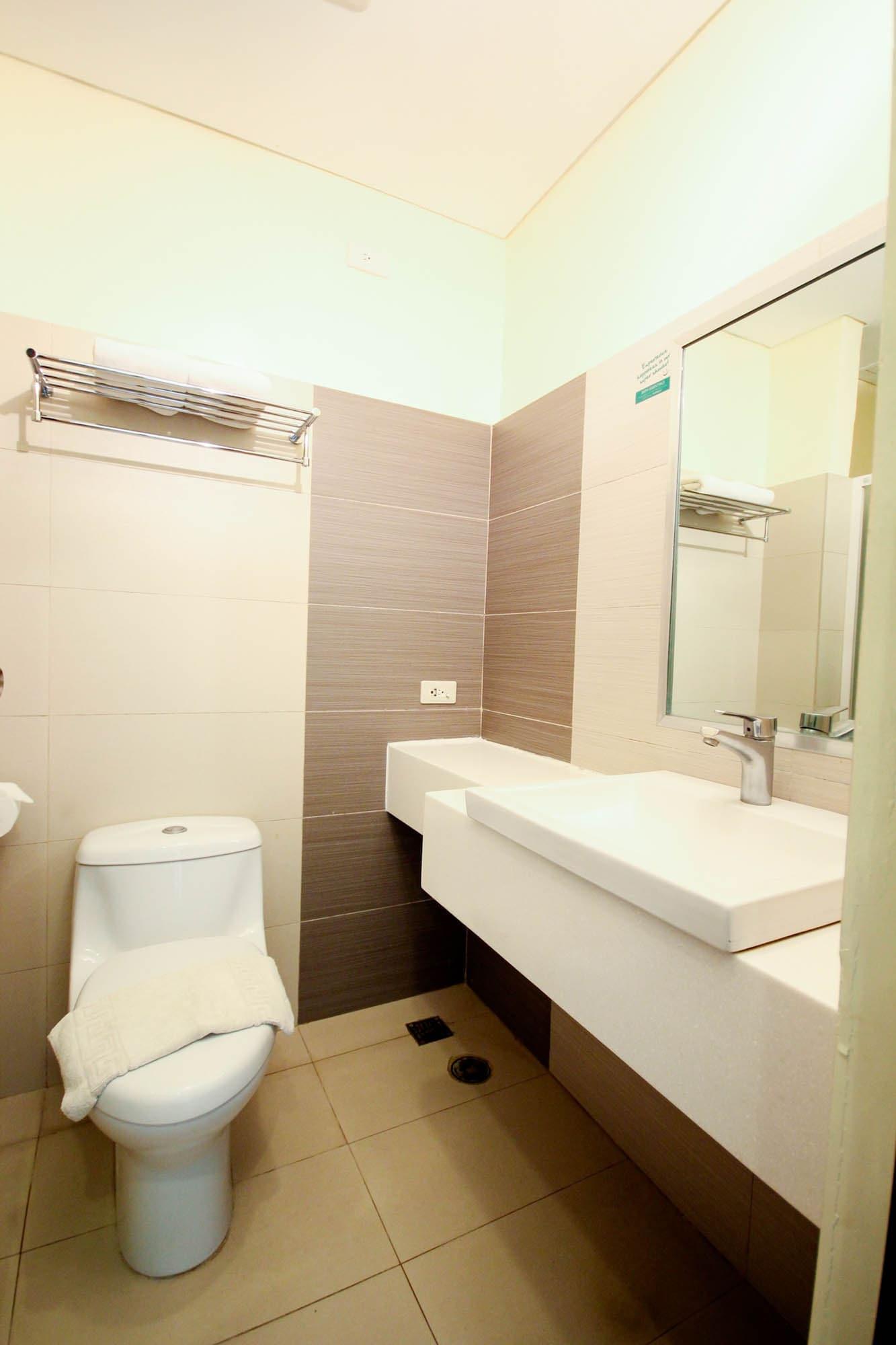Go Hotels Lanang - Davao City Exterior foto
