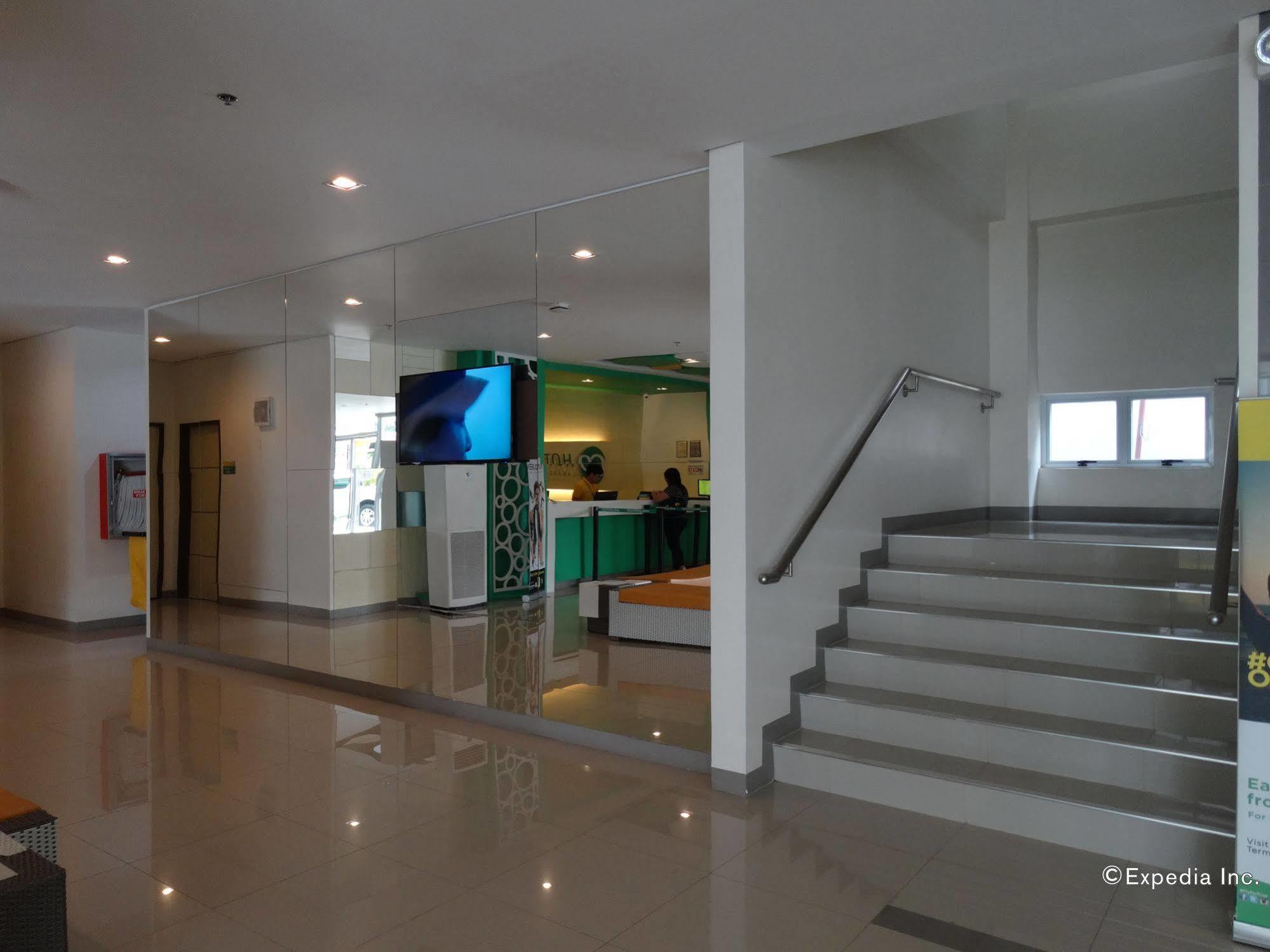 Go Hotels Lanang - Davao City Exterior foto